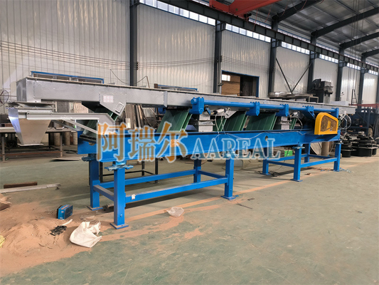 দীর্ঘ দূরত্ব 600mm প্রস্থ স্টেইনলেস স্টীল 304 পাতা স্প্রিং 25 টন প্রতি ঘন্টায় লবণ পরিবহন জন্য eccentric ভারসাম্য কম্পন কনভেয়র